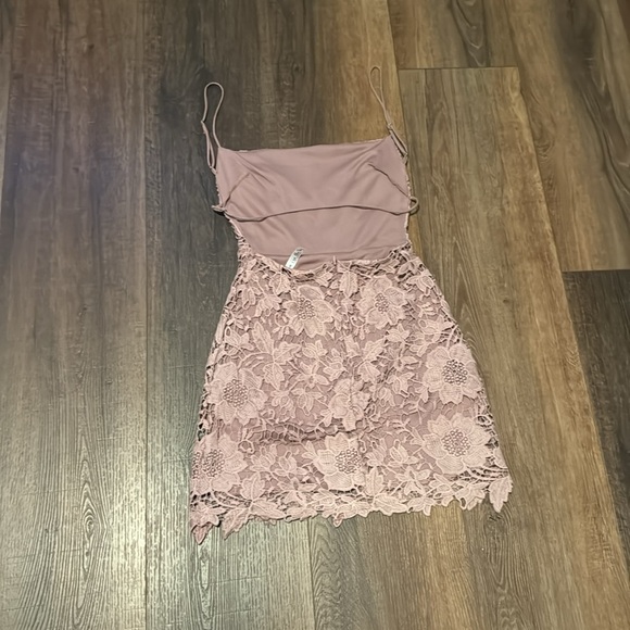 LUCY IN THE SKY floral dress in lavender - Picture 2 of 4